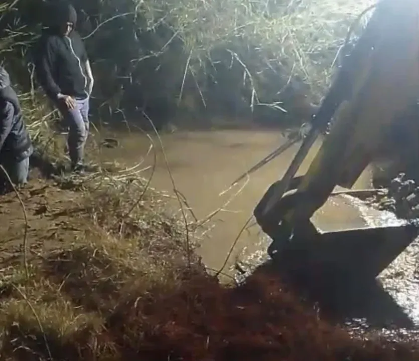Una compleja rotura mantiene sin agua a Concepción del Uruguay y el operativo seguirá toda la noche