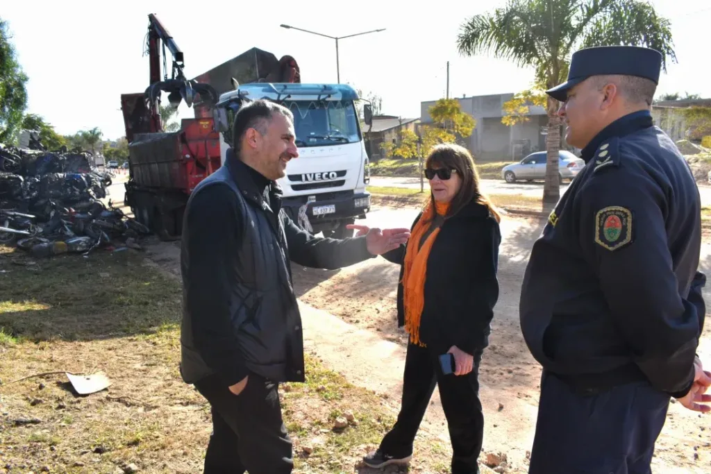 Colón inició la compactación de vehículos retenidos y abandonados