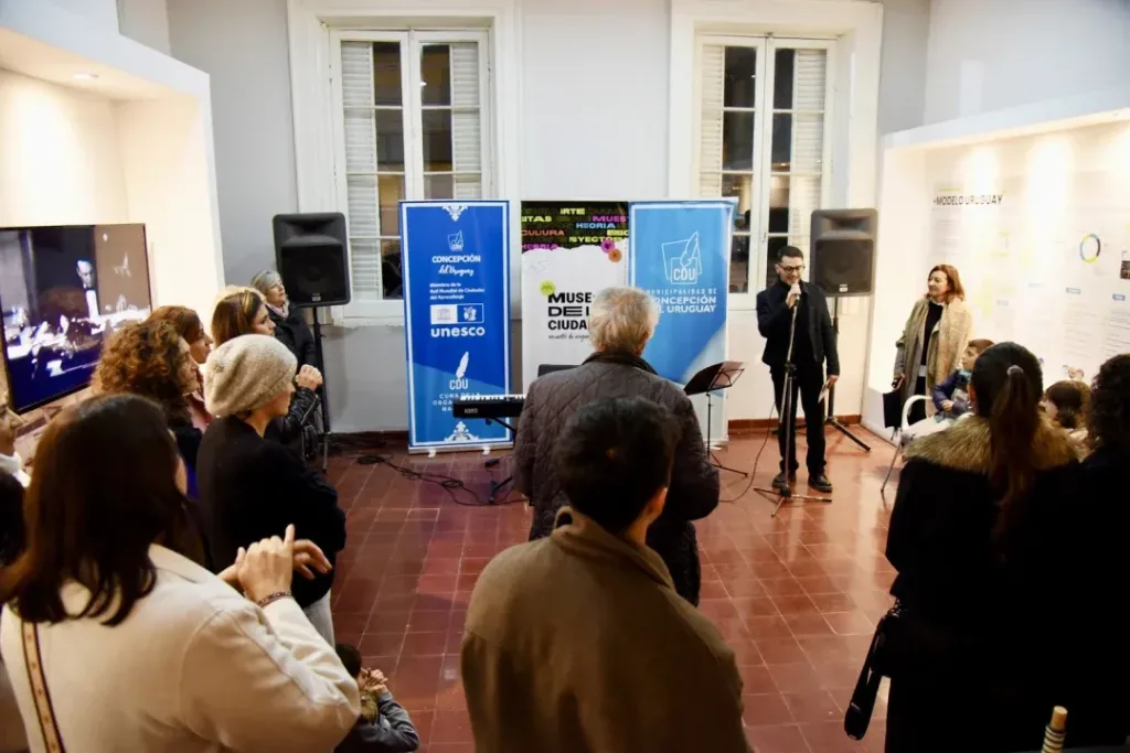 Más de 140 personas en la inauguración de la muestra “Muñecas. Infancias, juegos y modelos para crecer”