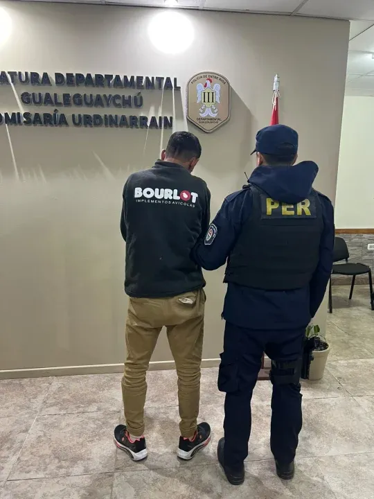 Se negó al control de alcoholemia, agredió a un policía y terminó detenido