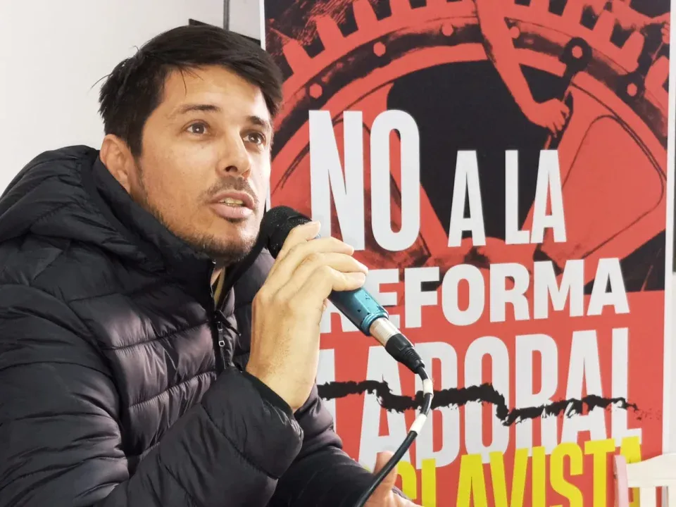 Pablo Amarillo: “Frigerio y el peronismo acuerdan reformar la Ley 8732 para quitarnos derechos”