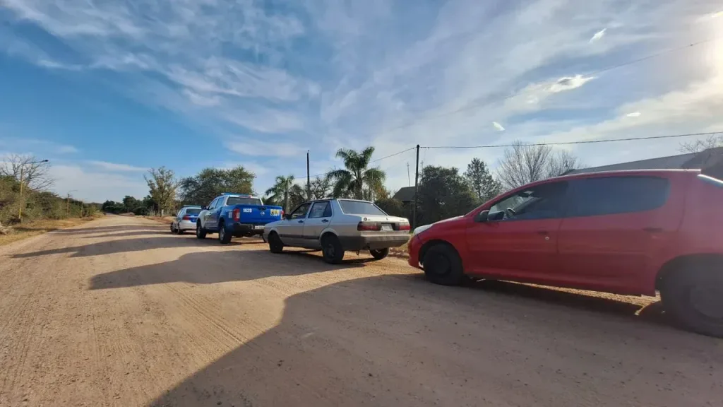 Tres allanamientos, un detenido y un prófugo con pedido de captura por el asalto a un comerciante