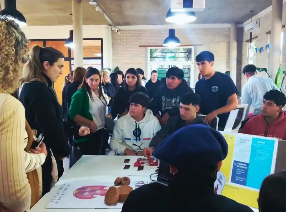 Estudiantes emprendedores protagonizaron una Rueda de Capitalización
